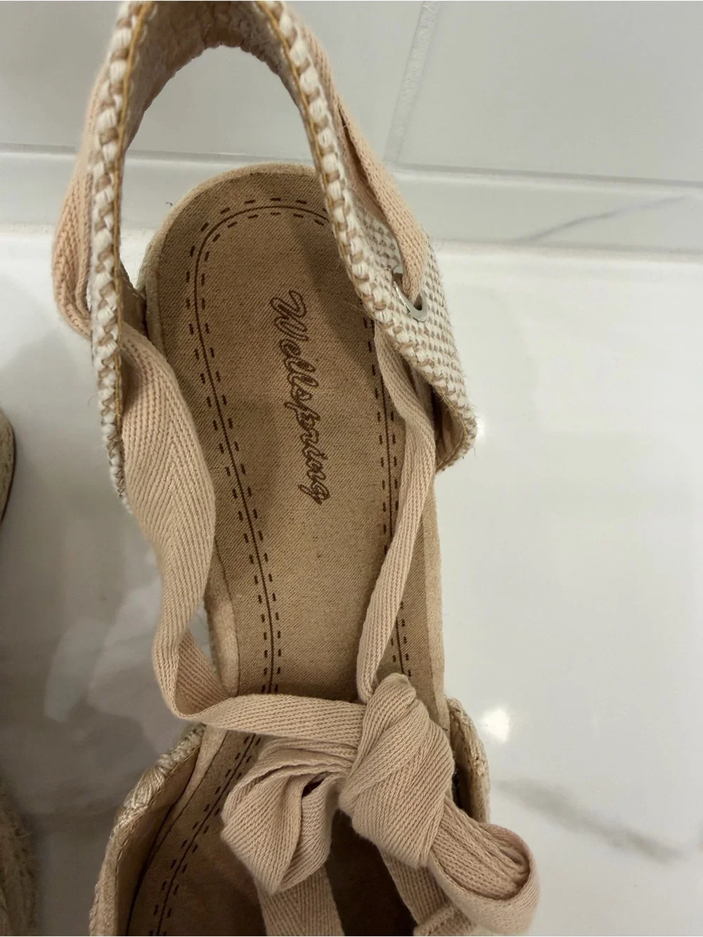 Source Unknown Taupe Espadrille Wedge Sandals with Ankle Tie EU Size 40